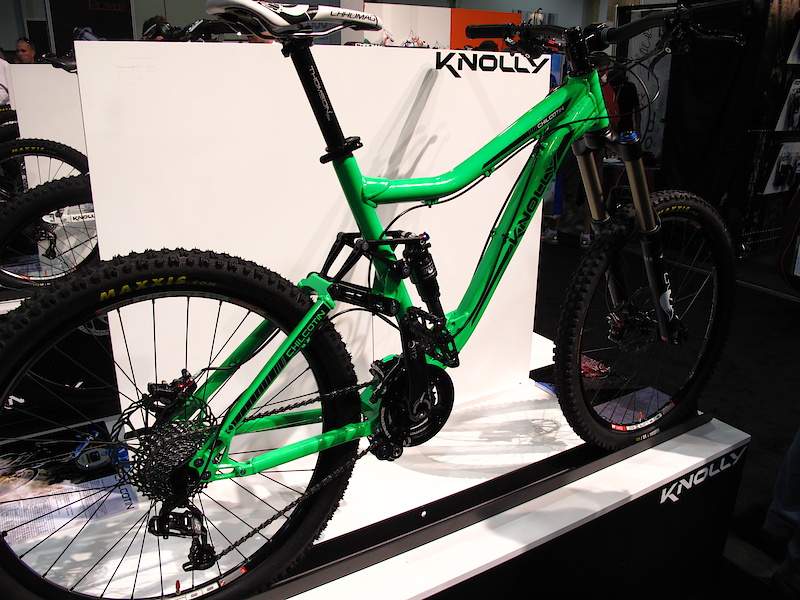 Yeah, I know I already showed you Knolly's new Chilcotin, but this is my article and I can show it off again if I want! The one that we featured during the first day of the Outdoor Demo was done up in an incredibly bright neon yellow, this version is only slightly more subdued in green. Then again, if this was my bike I'd want to show it off as well. It is almost as if the boys at Knolly asked me exactly what numbers I'd like to see when they were penning their new back country bike. With 6