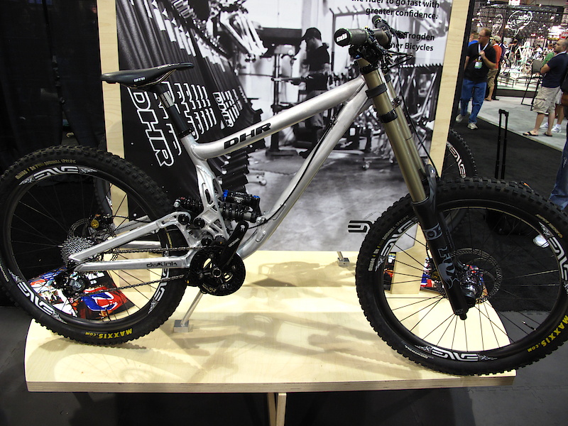 Another super bike that you may have already seen, but that deserves more coverage. If you track down our Crankworx video interview with Dave you'll be able to learn all about the new DHR, including the clever system that it uses to look after its pivots. Turner is making the move away from painted frames, the DHR being available in anodized or raw options. I'd love to see more and more companies offering the raw look, it makes me feel oh so factory!