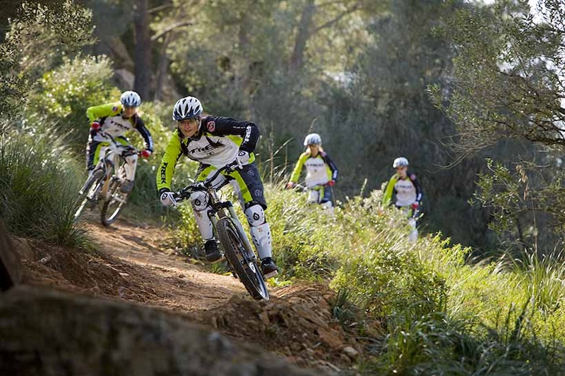 A Fototrip on the Spanish Island in the Mediterranean Sea shows the Trek Gravity Girls the wild and rough side of the Islands